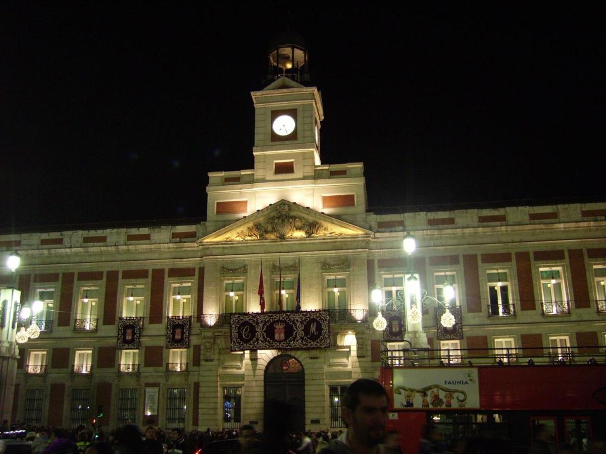 Apartamentos Felipe IV Plaza Mayor 马德里 外观 照片